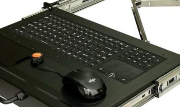 clavier silicone multilingue équipant la console rackable 1u kb-101-ms-bl